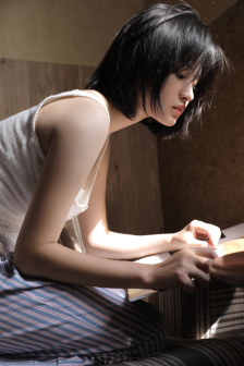 短篇超级YIN荡银行女职员未删减版